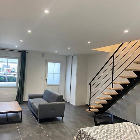 Les Prunelles Maison De Village De 4 A 8 Personnes Précigné Exteriér fotografie